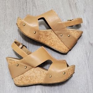 Reaction by Kenneth Cole  Wedges Sz 6